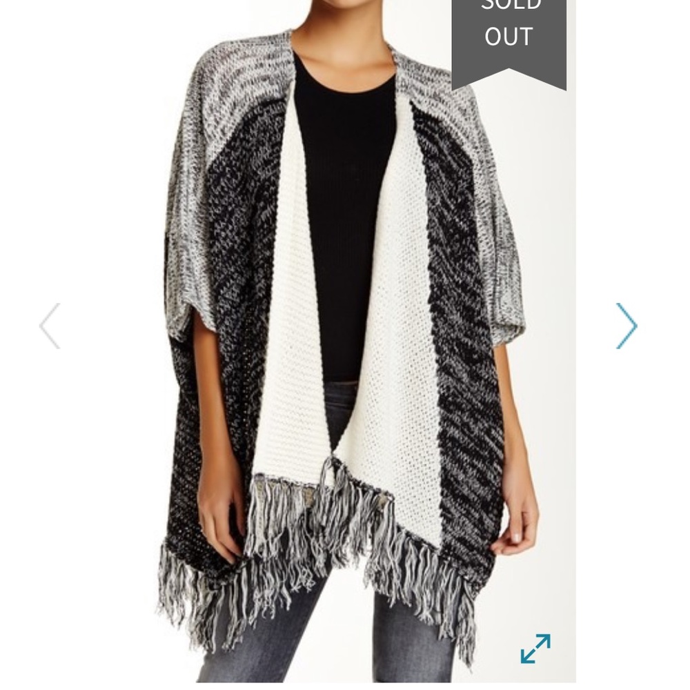 Woven Heart Fringed Short Sleeve Cardigan